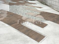 玄関前アプローチ 床平板貼り ユニソン リビオ 300×600角 ジャミ敷き